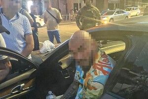 З миру по гривні - наркоділку воля: на заставу мільйонеру скидається вся Україна