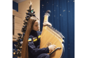 Юна рятувальниця Волині вразила своєю колядкою