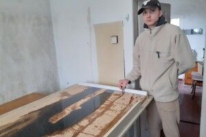 Волинянин робить унікальні меблі
