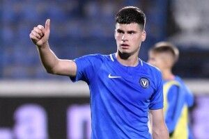 Луческу хоче бачити в «Динамо» румунського півзахисника із самісінької АПЛ (Відео) 