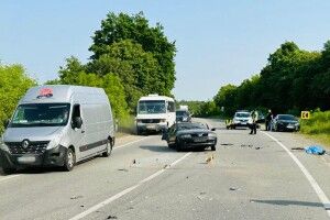 Загинув 13-річний хлопчик: водійка з двома дітьми врізалася в автобус, яким кермував рівнянин (Фото)