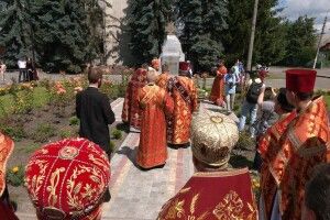 Перший пам'ятний знак з нагоди надання Томосу ПЦУ освятили на Рівненщині (Фото)
