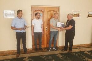 У селищі на Волині вручили відзнаки волонтерам-землякам