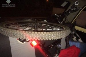 У Луцьку затримали чоловіка з напакованим краденими речами легковиком
