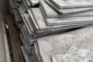Волинські митники виявили злитки цинку, які намагались експортувати з України (Фото)