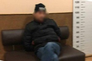 Намагався чинити тиск на прикордонників, аби в Україну пропустили громадянку Росії