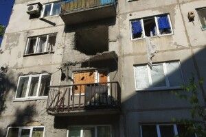 На Луганщині бойовики РФ обстрілюють місцевих жителів, є поранені