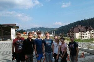 Діти з волинської спортшколи плавання відпочивають у Буковелі