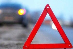 У Турійському районі автомобіль з чотирма людьми злетів з дороги
