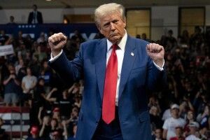 Щоб бути у команді Трампа, українські олігархи мають назбрати 1 мільярд доларів готівкою