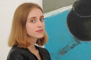  У Луцьку нова виставка волинської художниці у стилі «Ню» – красиві жіночі форми серед рослин 
