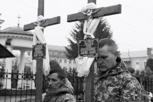Волиняни попрощались із загиблими Героями Русланом Макарчуком та Ігорем Небосьом (Фото)