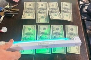 Посадовця Головного управління ДФС у Волинській області викрили на одержанні неправомірної вигоди (Фото)