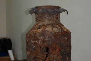 У новому бідоні ОУН окрім документів знайшли й аптечку