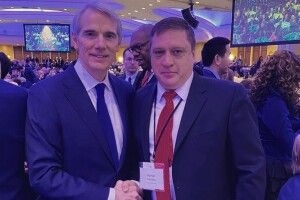 Скандальний рівненський нардеп «реабілітовувався» у Трампа на сніданку