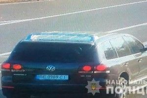 Оприлюднили фото автівок, які причетні до стрілянини у Луцьку на Набережній
