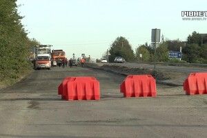 На дорогу Рівне - Луцьк повернулась будівельна техніка (Відео)