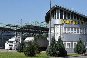 Словаччина закриває пункти пропуску на кордоні з Україною