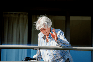 107-річна пацієнтка стала найстаршою людиною в світі, яка вилікувалася від коронавірусу 