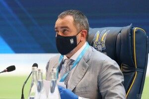 «Героям слава!»: президент УАФ Павелко вилетів на переговори щодо форми збірної України на Євро-2020
