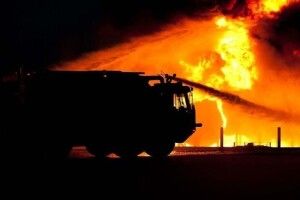 Четверо дітей згоріли у будинку, поки батьків не було вдома (Фото)