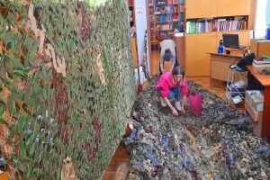 Бійці з Волині мусять ставати в чергу за маскувальними сітками 