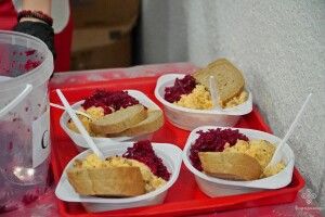 Четвертий рік поспіль у місті на Волині годують гарячими обідами тих, хто опинився у скруті