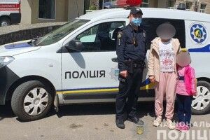 Чоловік вигнав з дому дружину з маленькою дочкою, щоб жити з коханкою