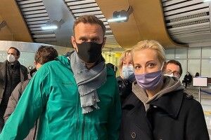 Навального затримали в аеропорту