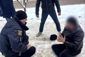 На Рівненщині у чоловіка посеред вулиці стався судомний напад