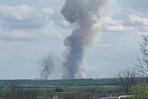 У Бєлгороді повідомляють про вибухи: повалив густий дим 
