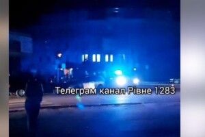 У Рівному п'яний лікар за кермом Mercedes протаранив два авто (Відео)