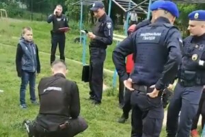На Волині біля школи порізали хлопця