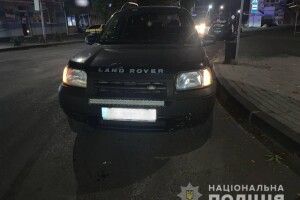 На Волині вчителька на Range Rover збила жінку і втекла
