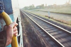 Заліз на вагон заради селфі: за життя 18-річного хлопця борються лікарі