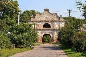 Знамениту любешівську арку хочуть привести до належного стану