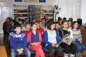 Луцьких ліцеїстів навчали розпізнавати негідників