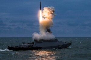 Експерти розповіли, скільки ракет накопичила Росія і куди може цілитись