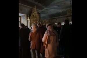 У Києво-Печерській лаврі священники моляться за окупантів (Відео)
