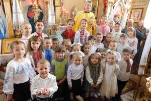 Горохівського священника вітали старі та малі