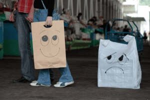 У Львові заборонять використання одноразових поліетиленових пакетів 