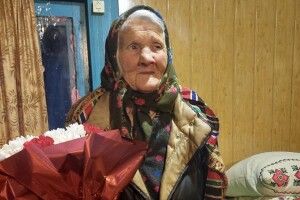 У громаді на Волині привітали довгожительку