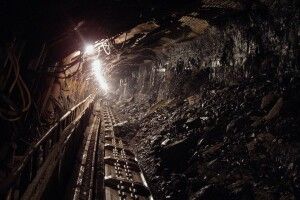 На окупованій території під обвал породи потрапило двоє гірників