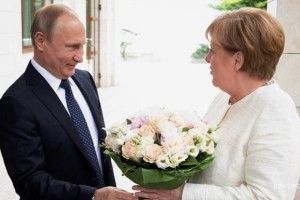 Путін подарував їй квіти, а цього ніхто не оцінив