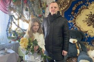 На Волині донечку безвісти зниклого військовослужбовця привітали з 11-річчям