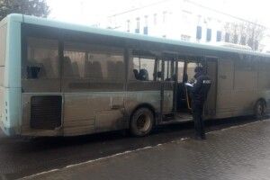 У центрі Луцька зіткнулися два автобуси (Фото)