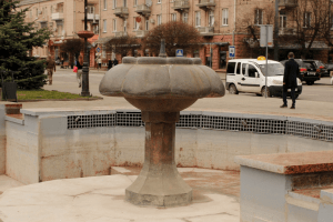 У Луцьку готують до запуску фонтани: коли вони запрацюють (Фото)