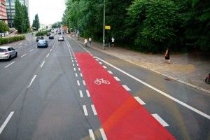 На українських дорогах стануть обов'язковими велодоріжки