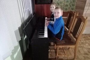 Дует юних піаністів з Луцька підкорив журі на Всеукраїнському конкурсі мистецтв (Відео)