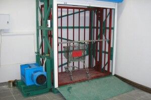 У Луцьку внаслідок падіння платформи промислового ліфта травмувалася 22-річна жінка